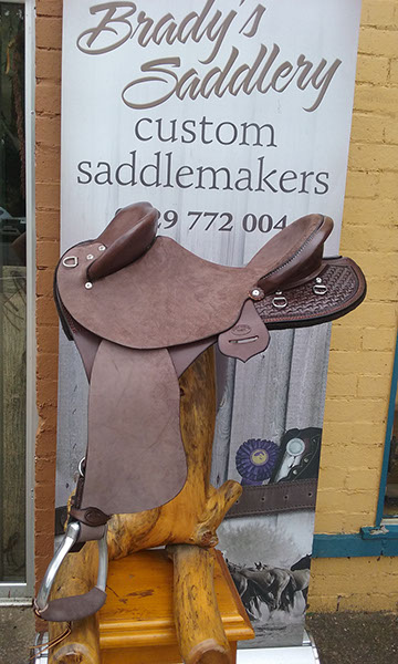 Stock Western Fender Saddle