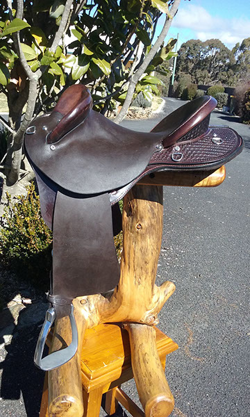Stock Western Fender Saddle