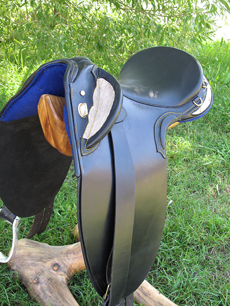 Trophy Saddle